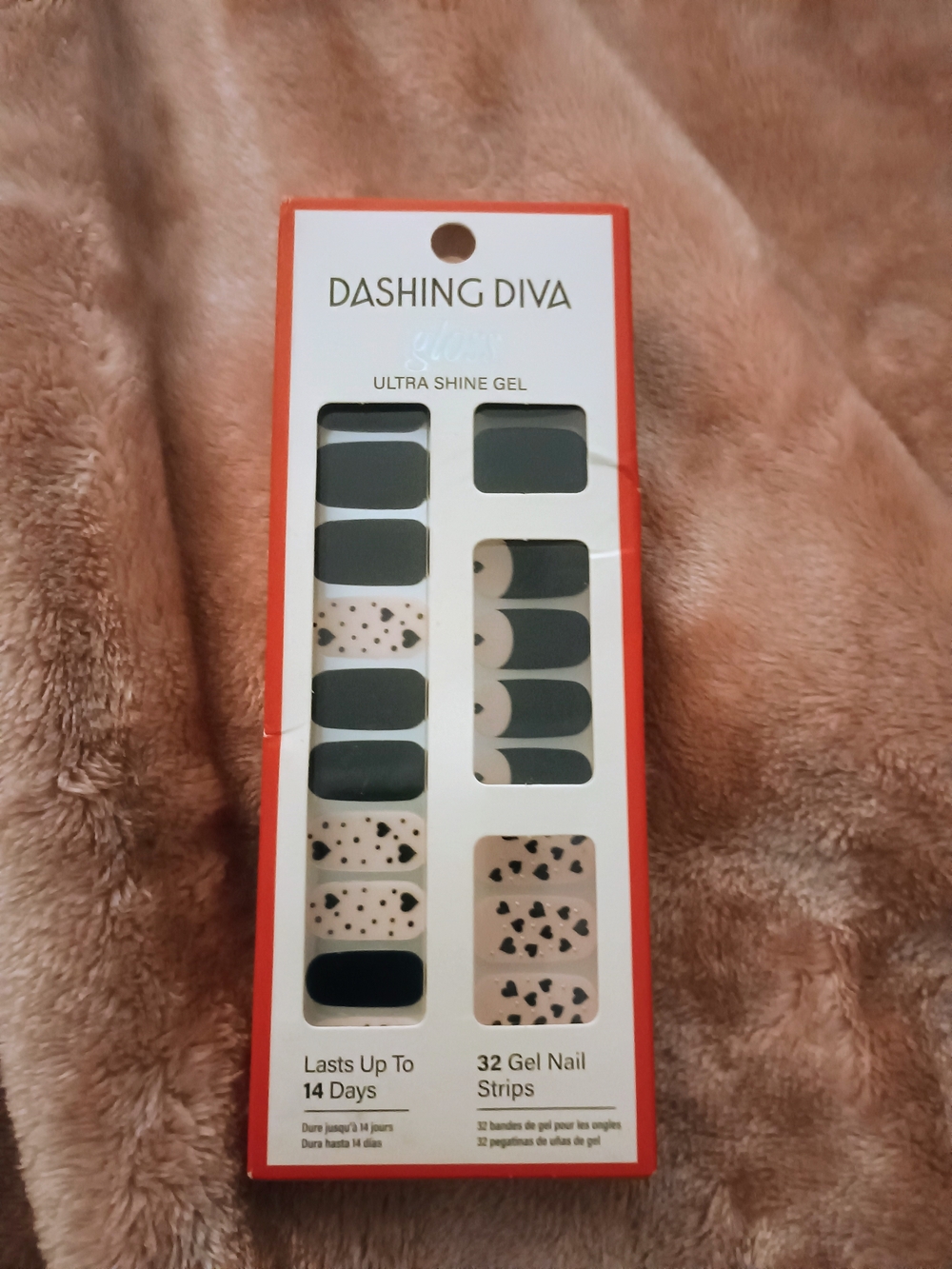 Dashing Diva Black & Cream Heart Accent Ultra Shine Gel Press-On Nails